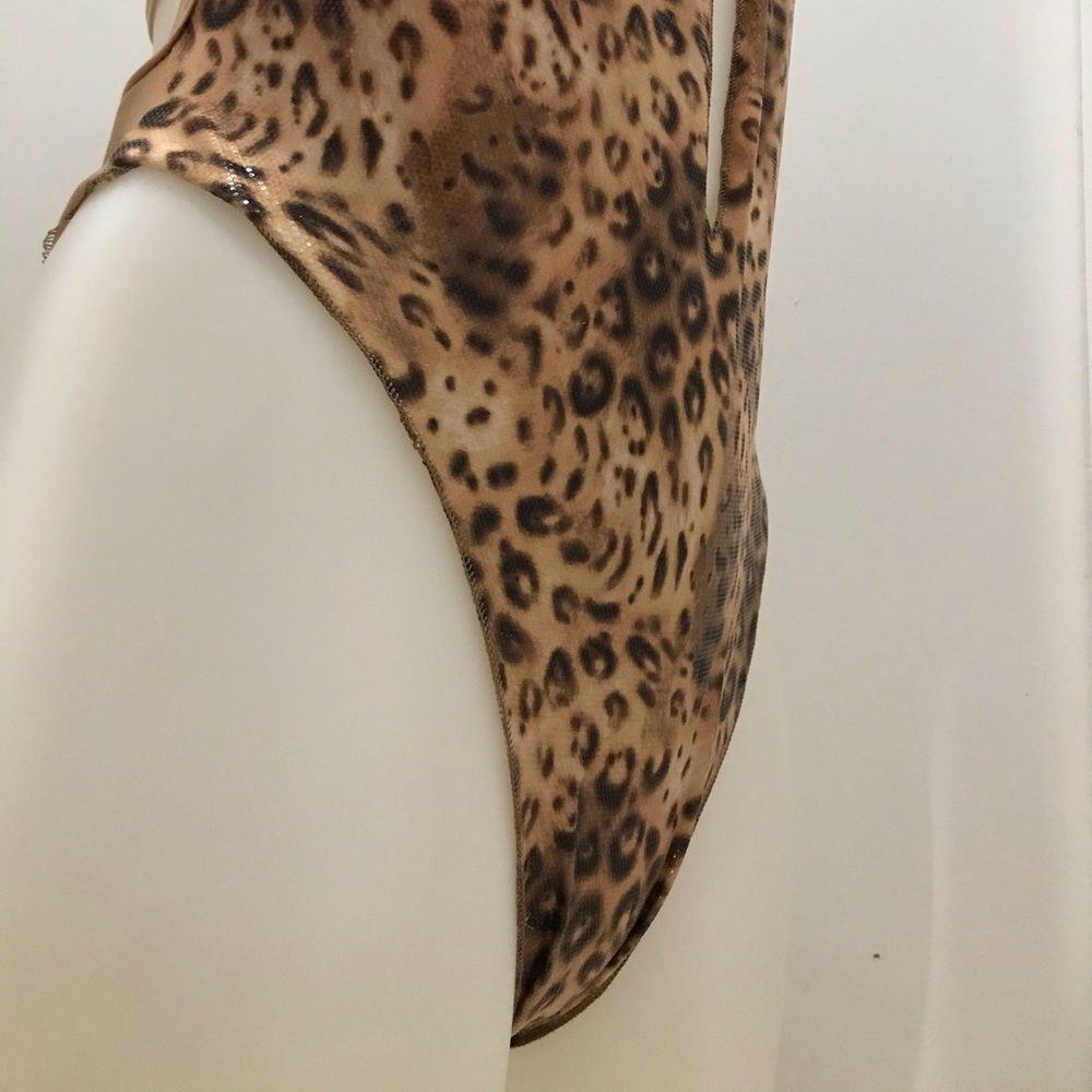 Swimsuit - Picture 4 of 6